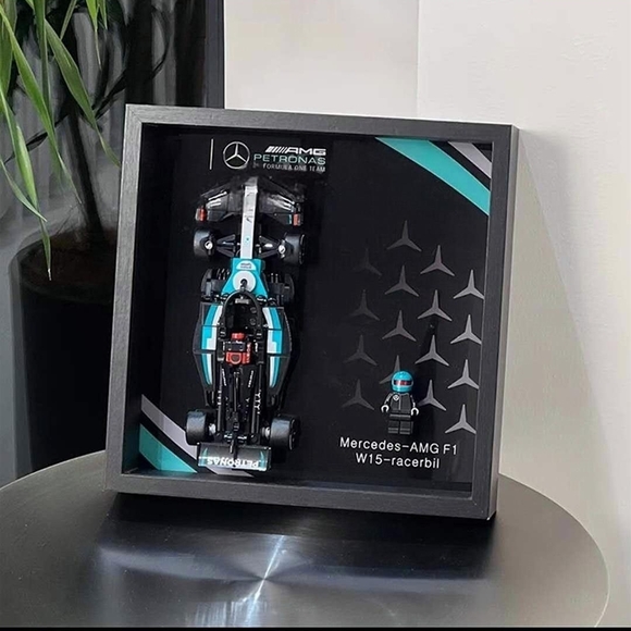 Ferrari SF-24 Model Display - Picture 7 of 13